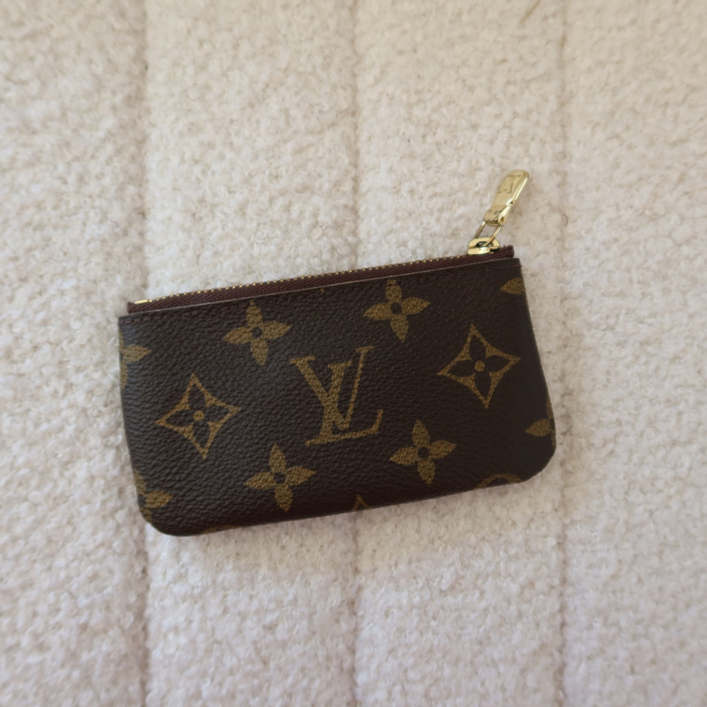 Louis Vuitton Key Pouch – Monogram - Picture 6 of 12
